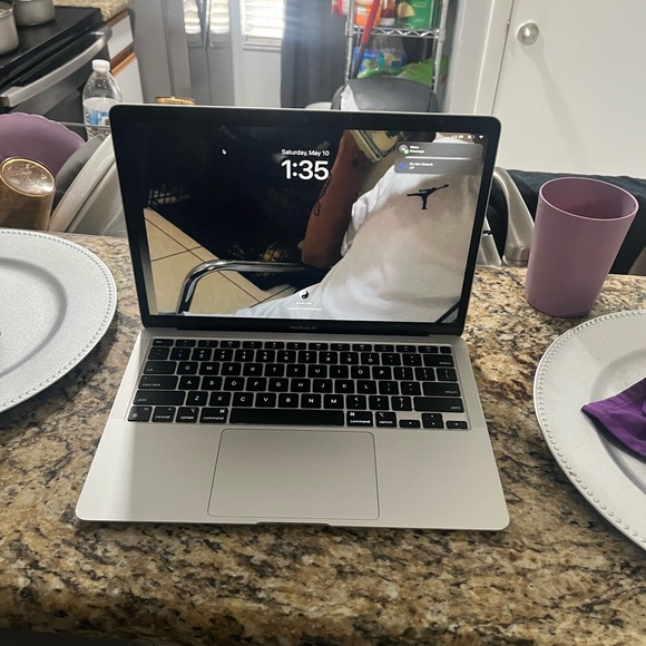 Apple MacBook Laptop